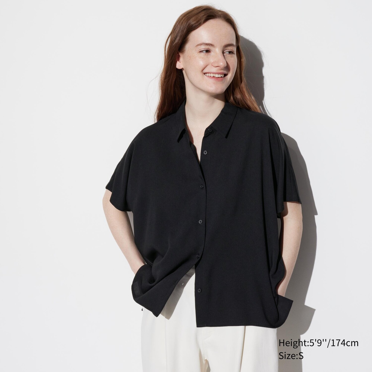 

Блузка UNIQLO с короткими рукавами, черный