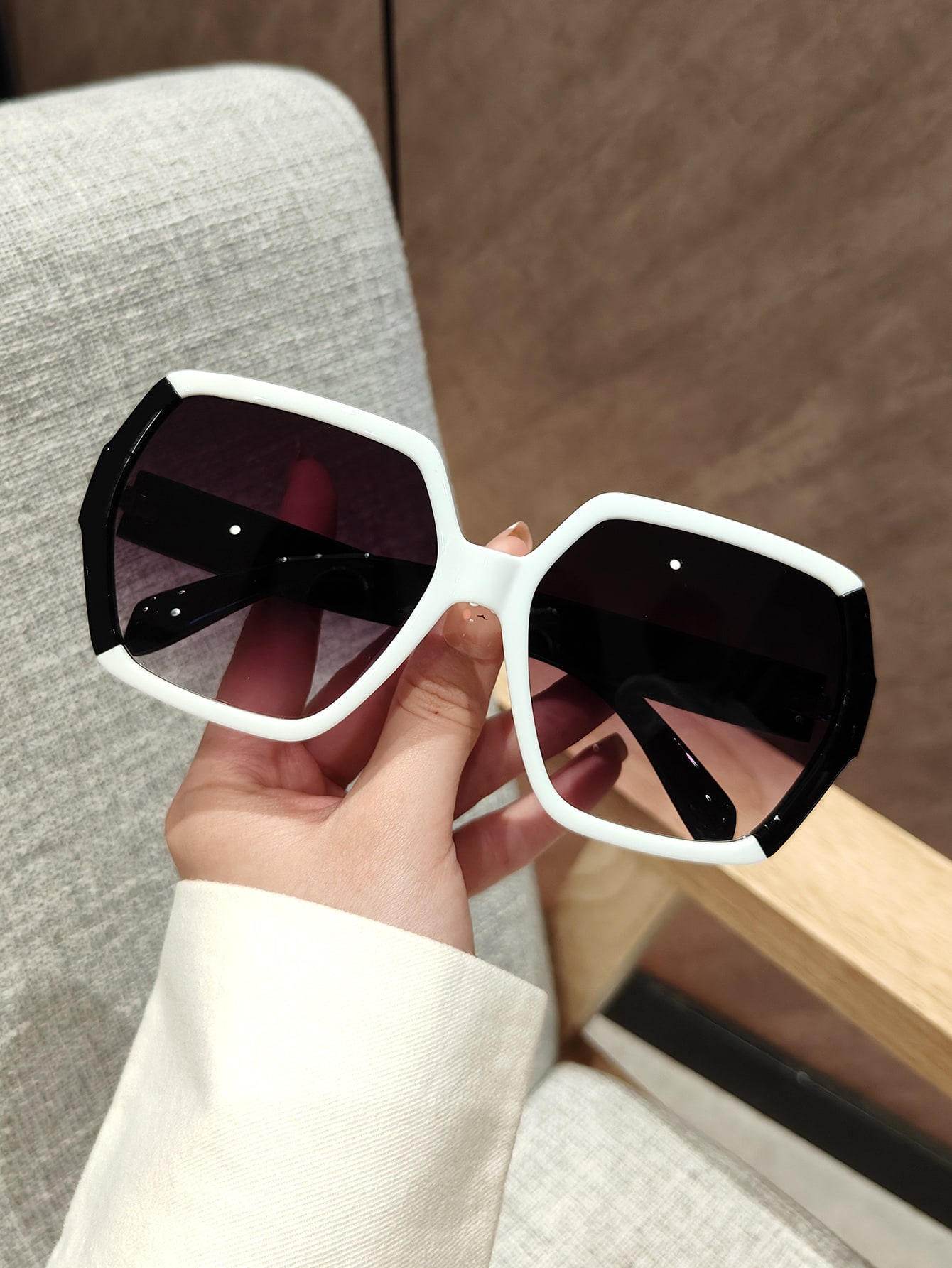 1 шт. Модные женские очки с черно-белыми геометрическими узорами цена и фото