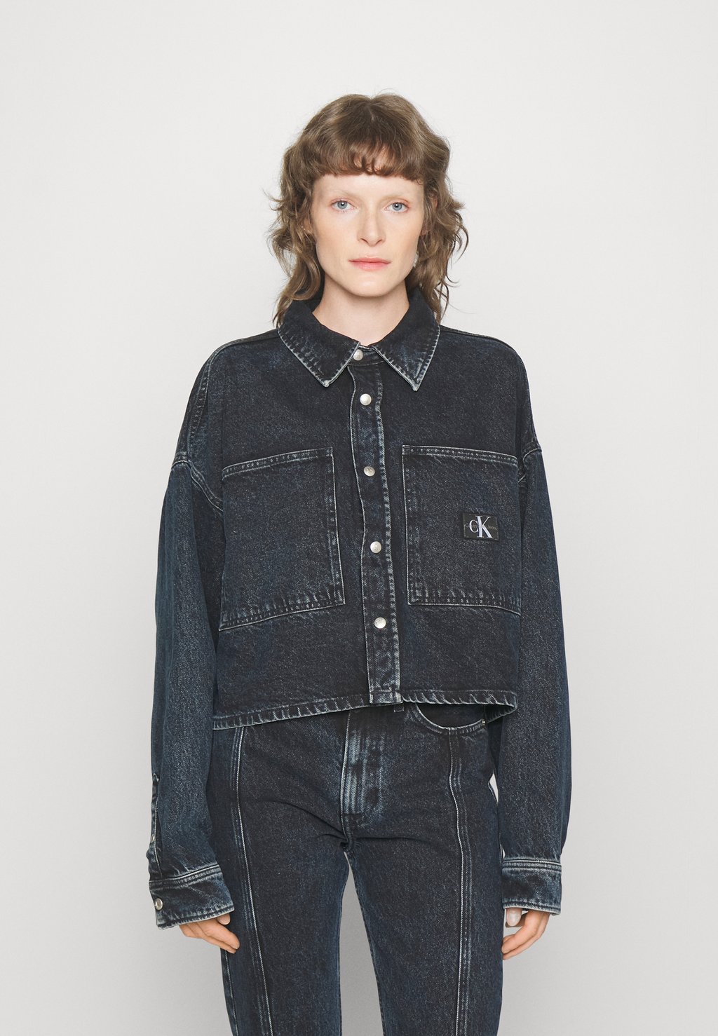 

Рубашка Calvin Klein Jeans EXTR OVERSIZE CROP, цвет denim dark