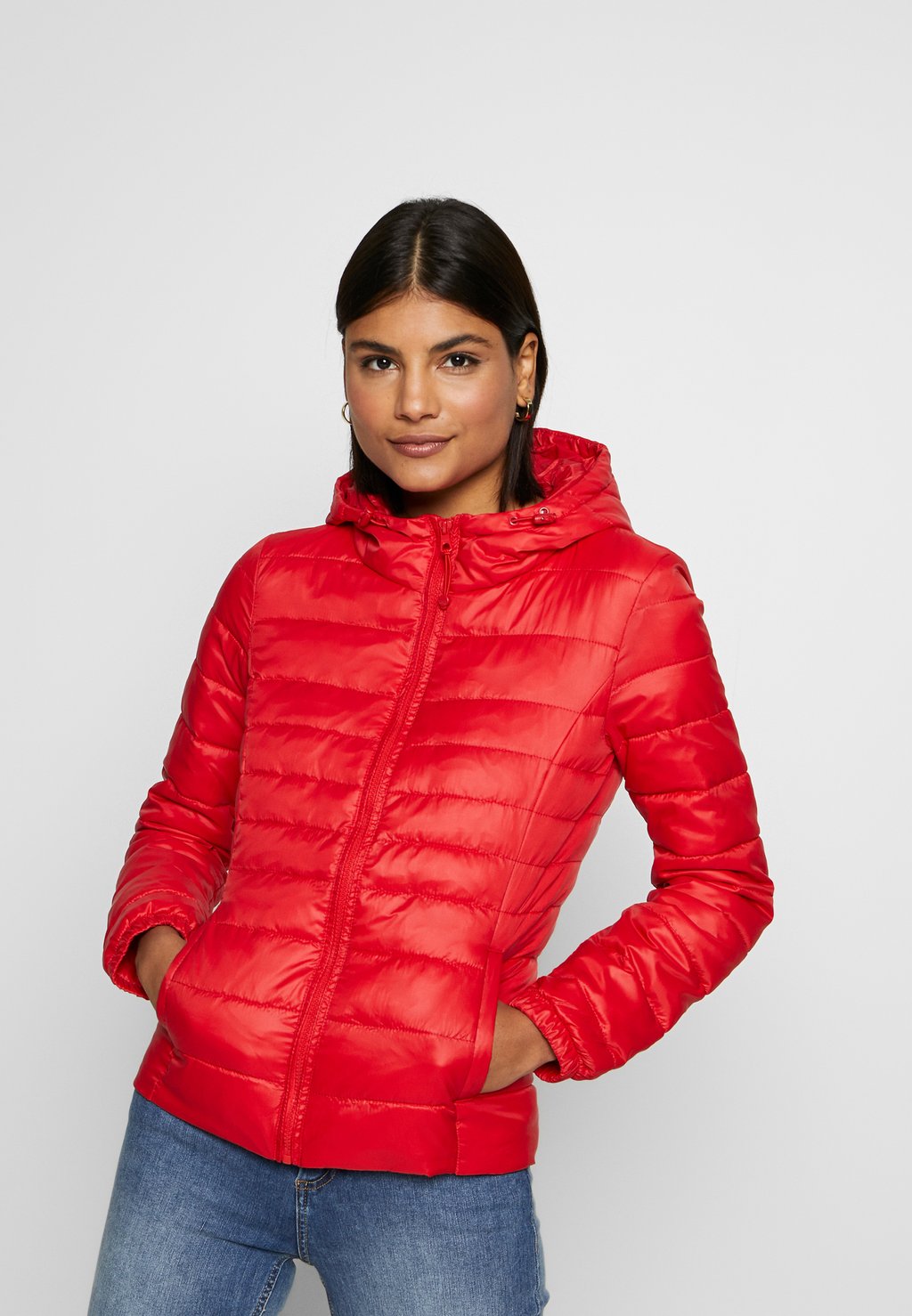 Зимняя куртка ONLY, красный
