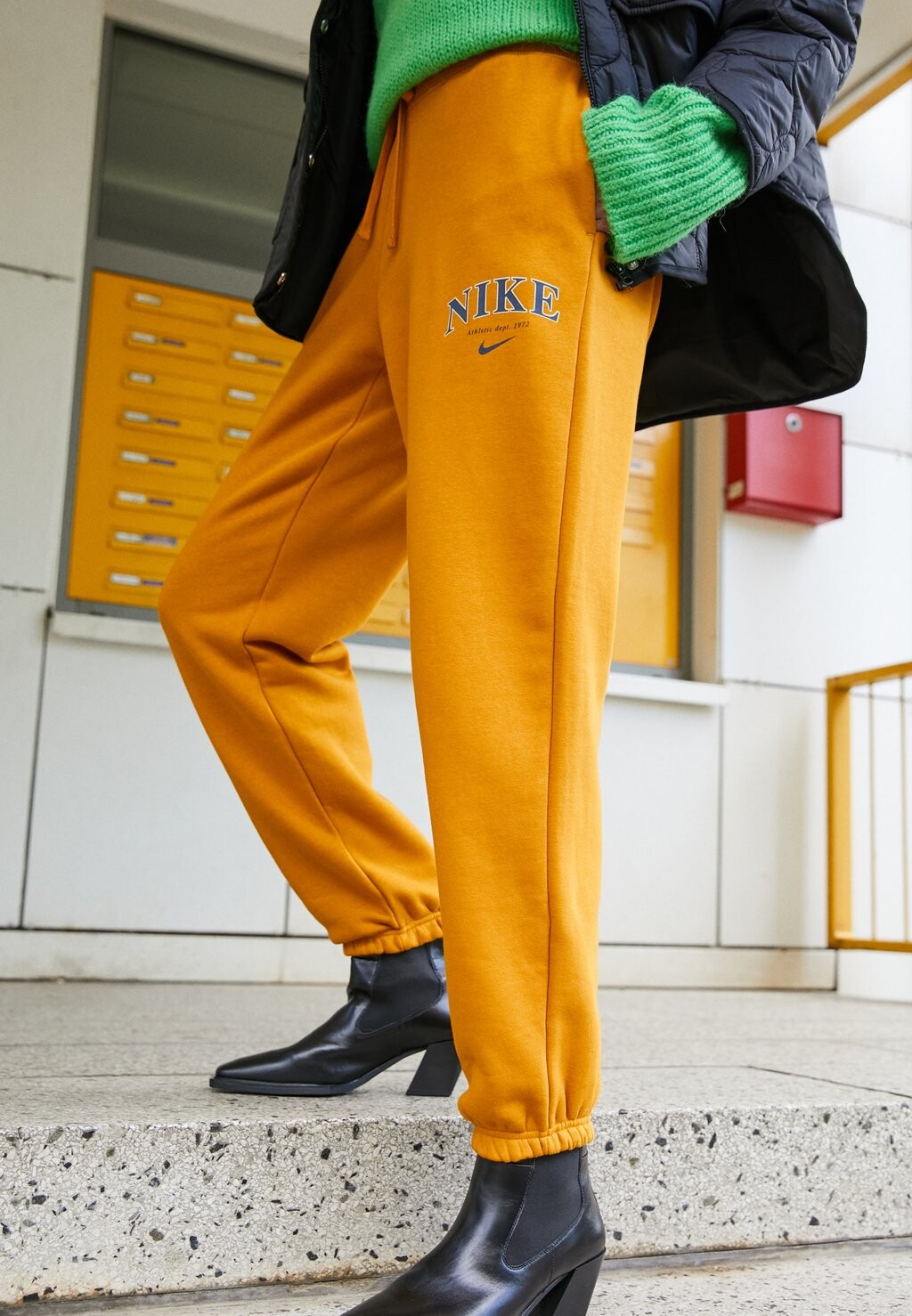 

Спортивные брюки Nike Phoenix Fleece Pant, золотой, Оранжевый