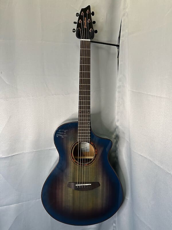 

Акустическая гитара Breedlove Pursuit Exotic S Concert 2022 - Blue Eyes