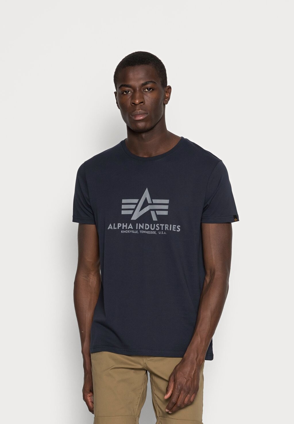

Футболка с принтом Alpha Industries, темно-синий
