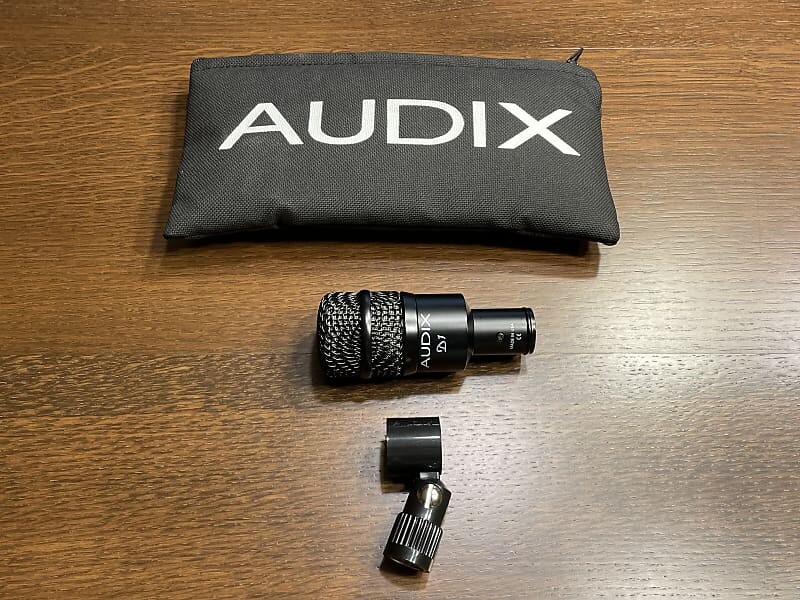 

Динамический микрофон Audix D1 Dynamic Instrument Microphone