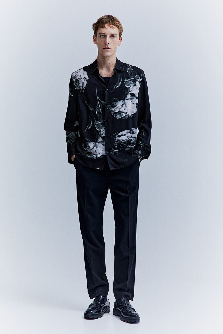 

Рубашка regular fit из вискозы H&M, черный