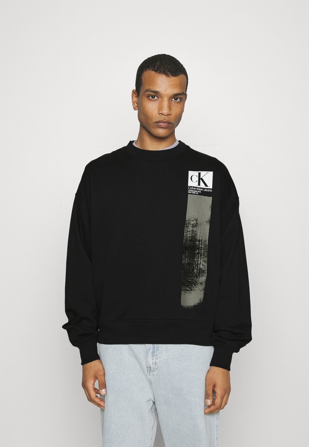 

Толстовка Calvin Klein Jeans, черный
