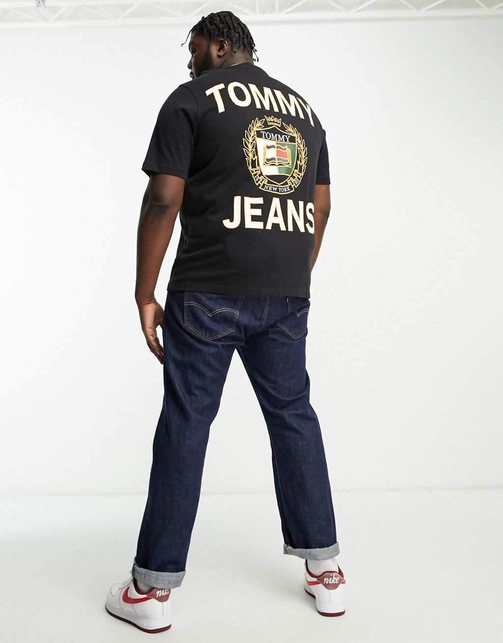 

Роскошная черная футболка с логотипом на груди Tommy Jeans Big & Tall