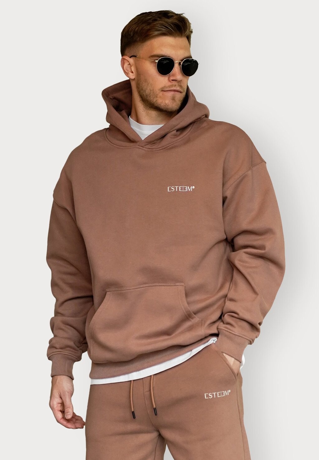 

Толстовка DISCREET OVERSIZED ESTEEM, цвет cognac
