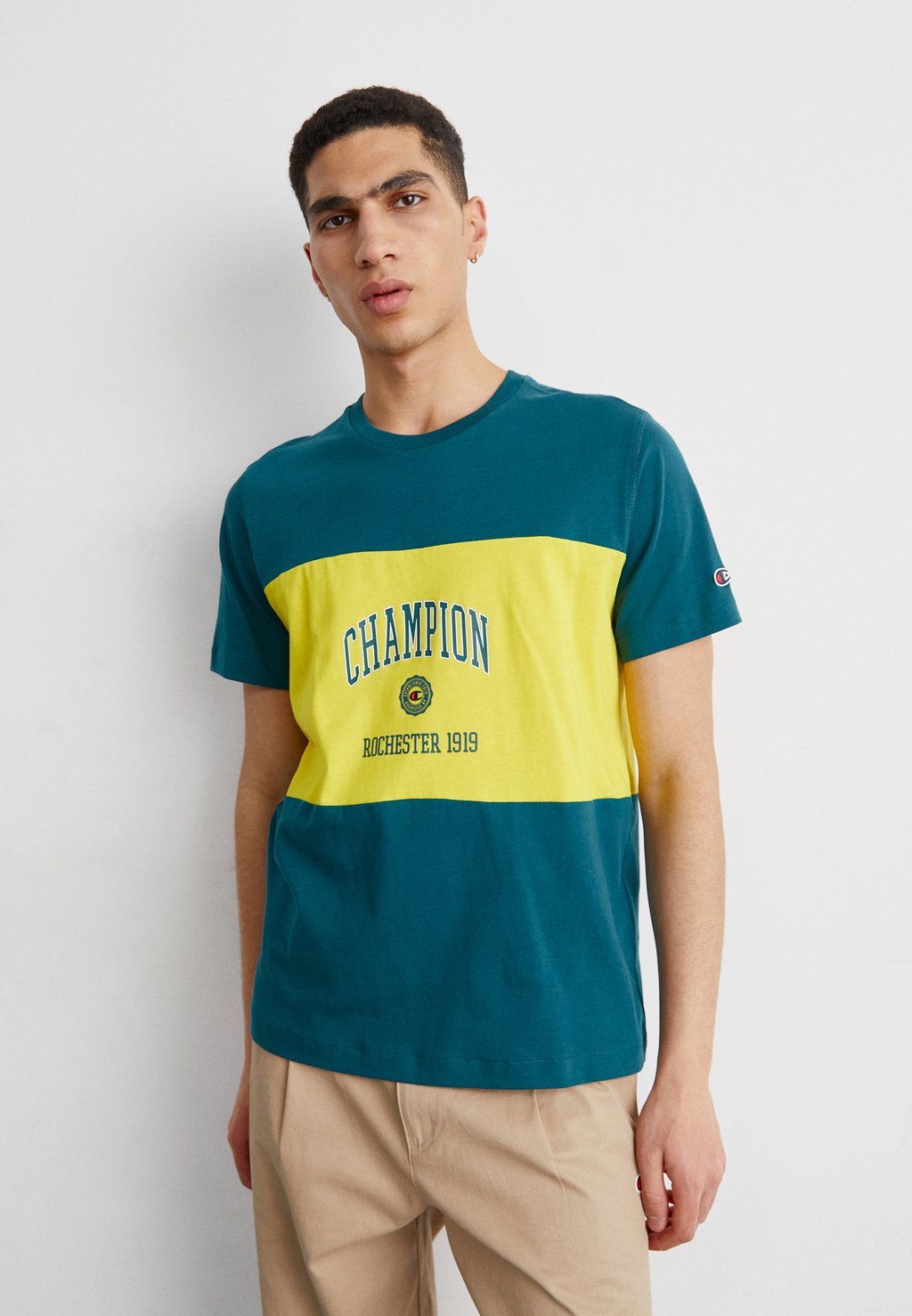 

Футболка с принтом BOOKSTORE CREWNECK Champion Rochester, цвет dunkelgrün