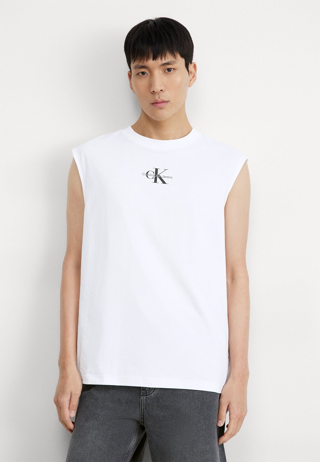 

Топ Monologo Sleeveless Tee Calvin Klein Jeans, цвет bright white