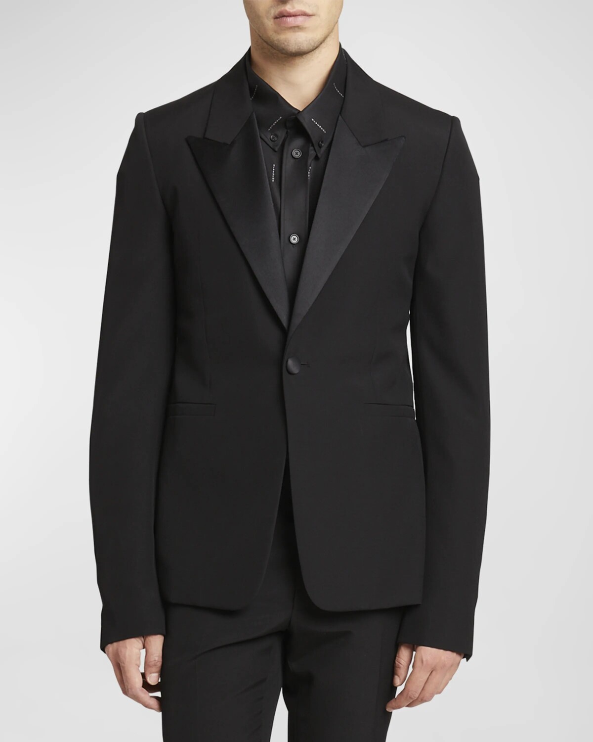 

Мужской тонкий пиджак-смокинг с острыми лацканами Givenchy, цвет Black