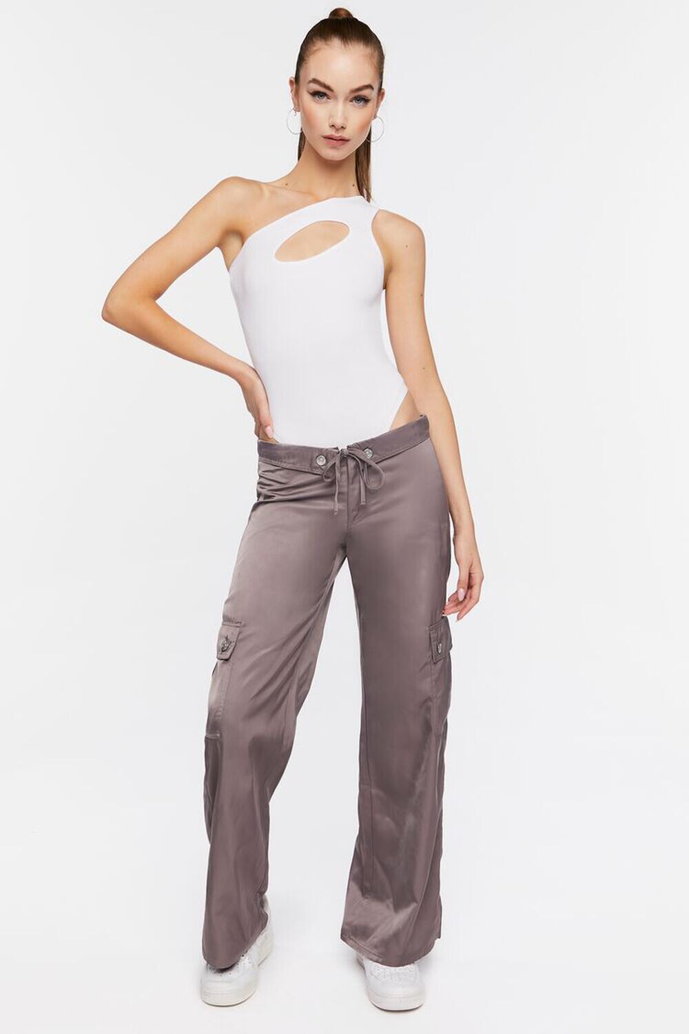 

Атласные брюки-карго Forever 21