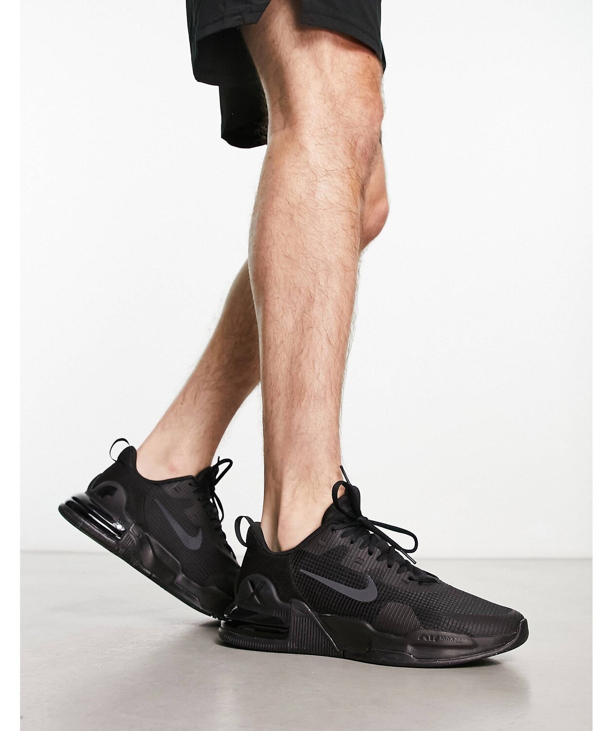 

Кроссовки Nike Training Air Max Alpha 5 тройного черного цвета