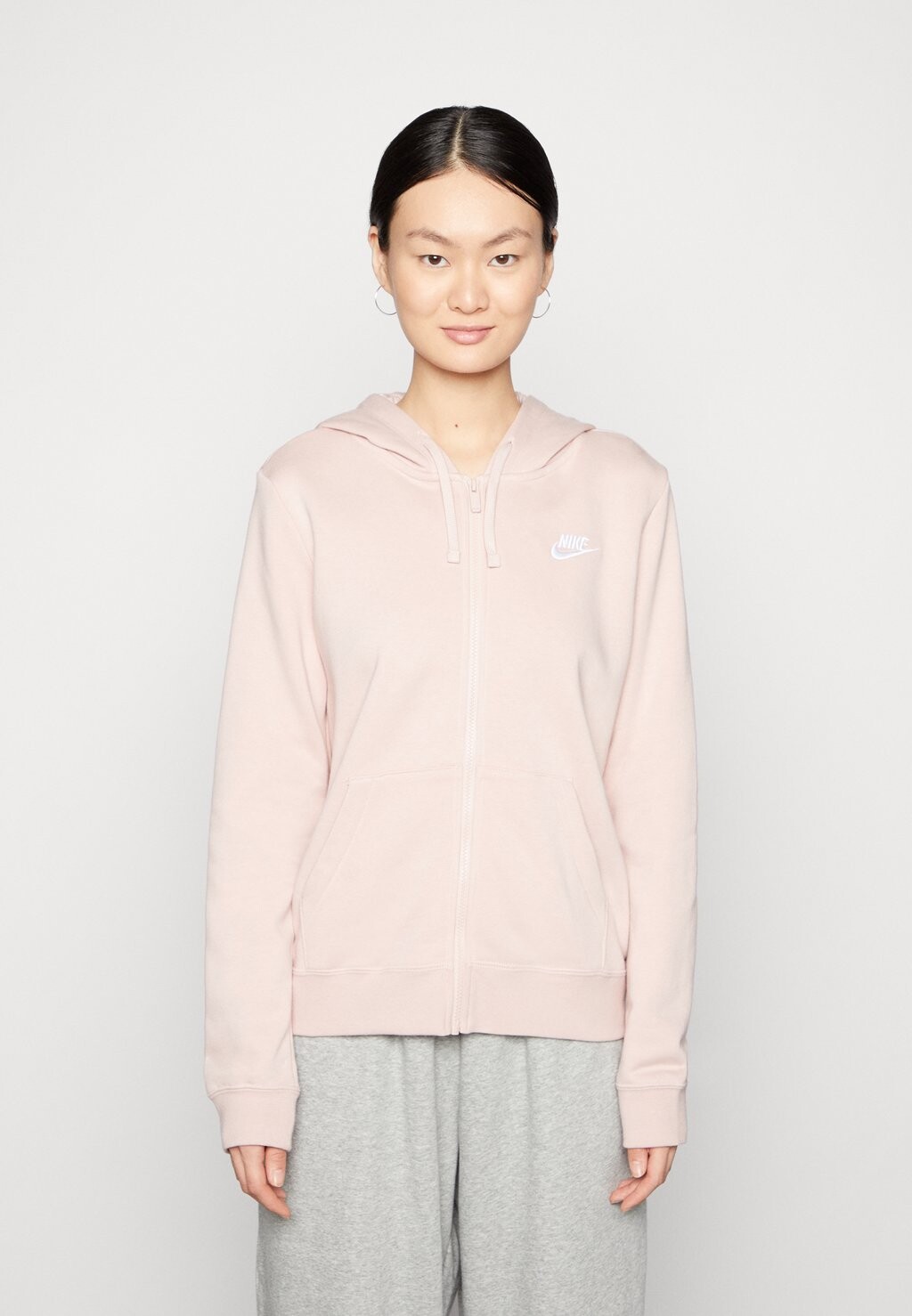 

Толстовка на молнии Nike