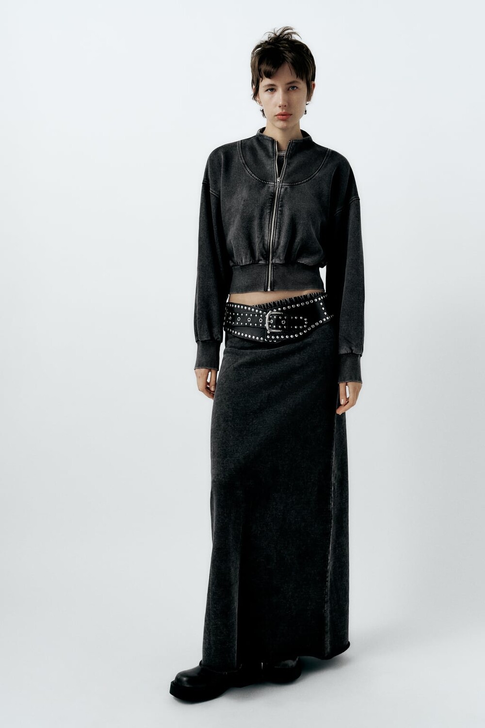 

Укороченное худи с эффектом выцветания ZARA, черный