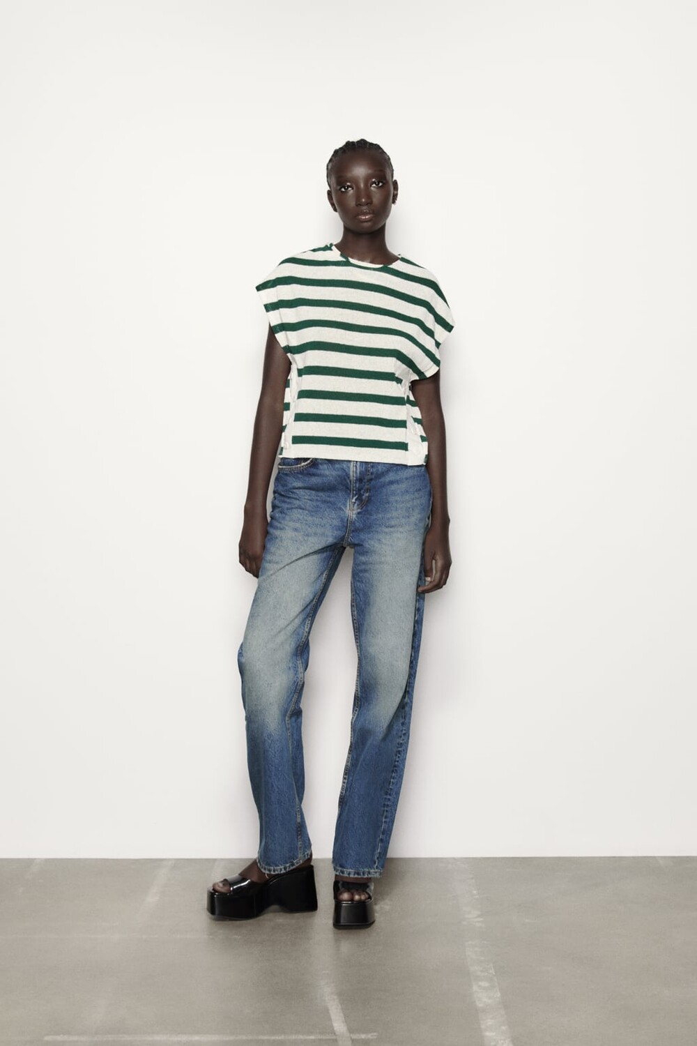 

Футболка рустик с кнопками ZARA, зеленый