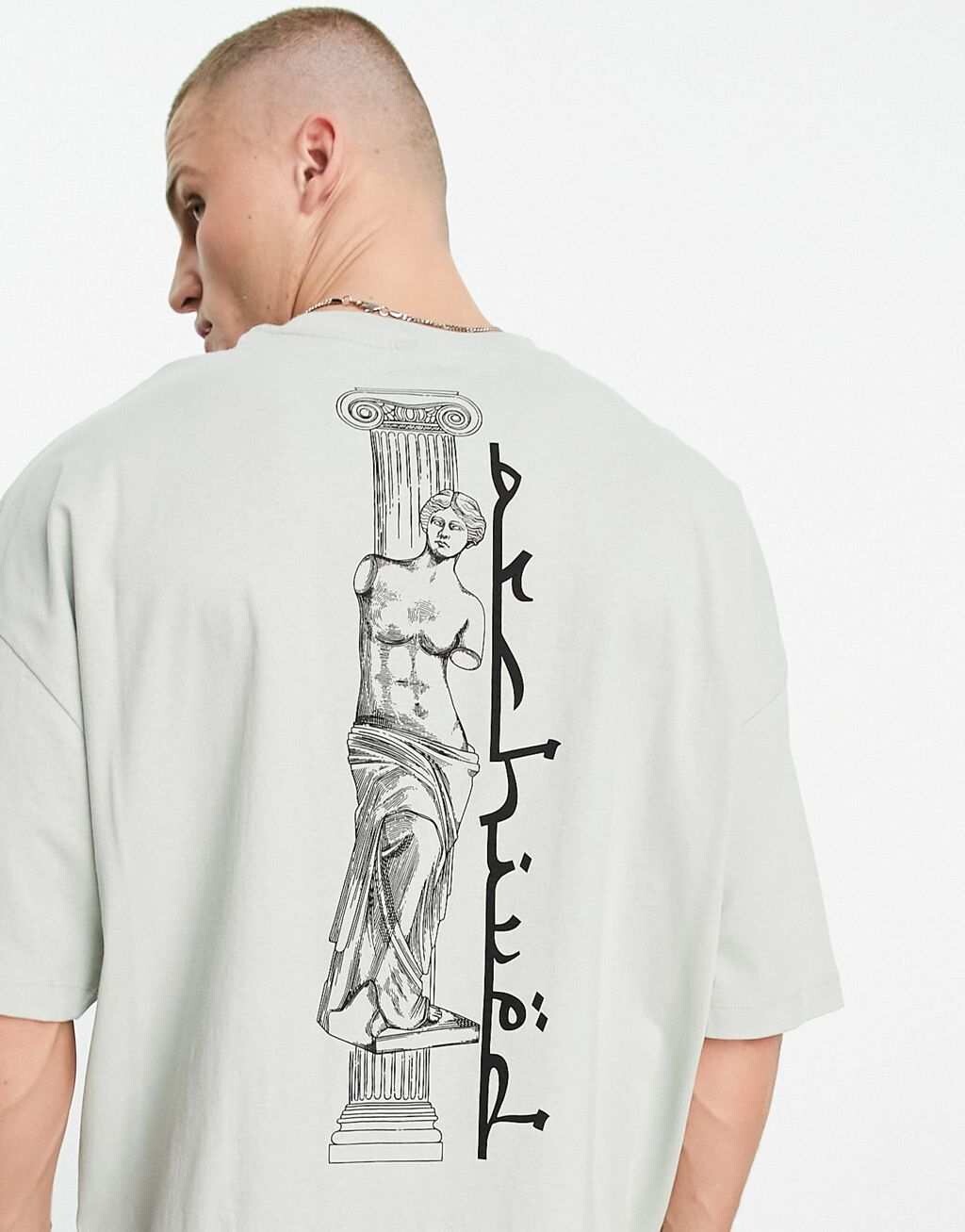 

Серая футболка оверсайз с принтом статуи ASOS DESIGN
