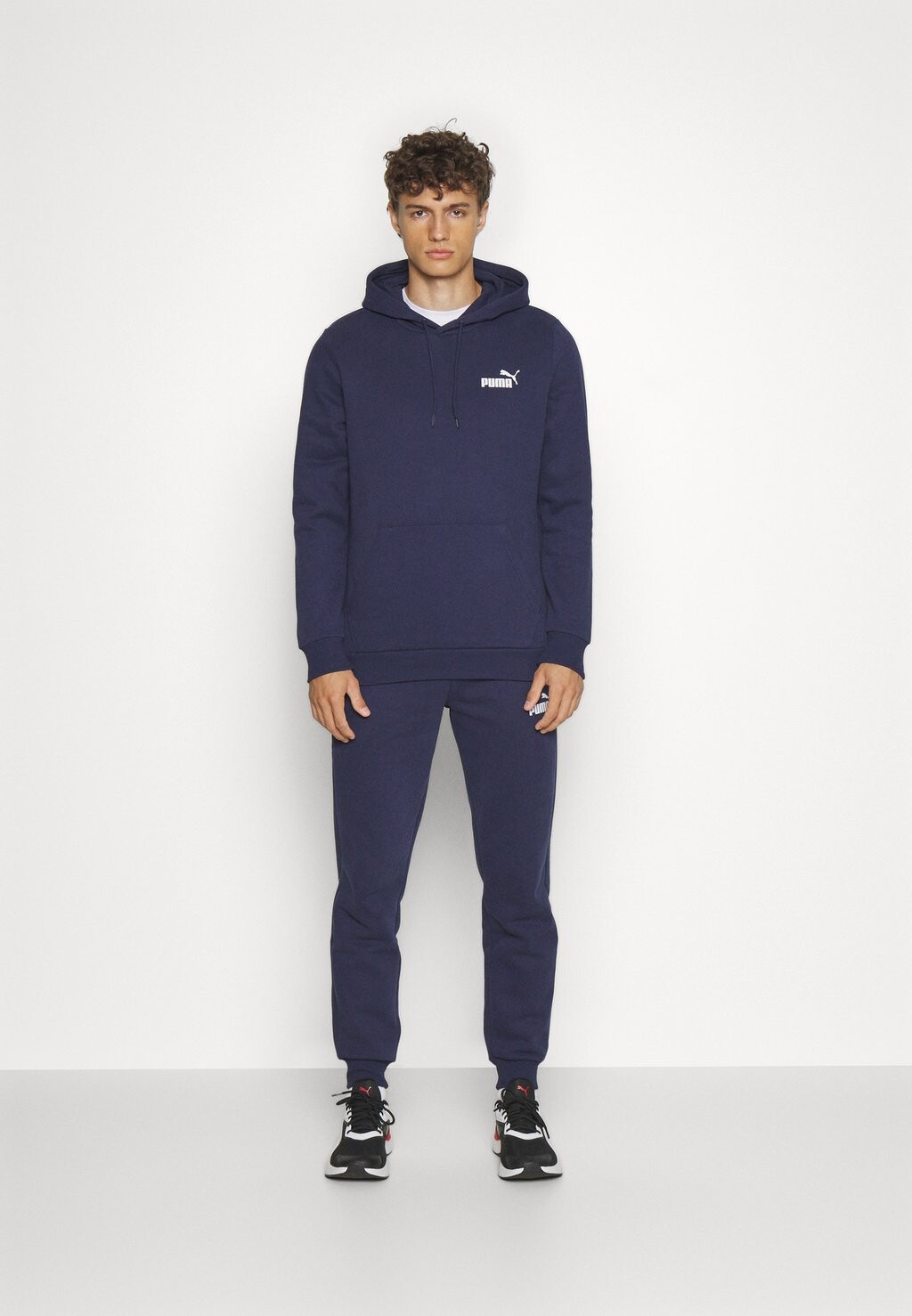 

Спортивный костюм Puma
