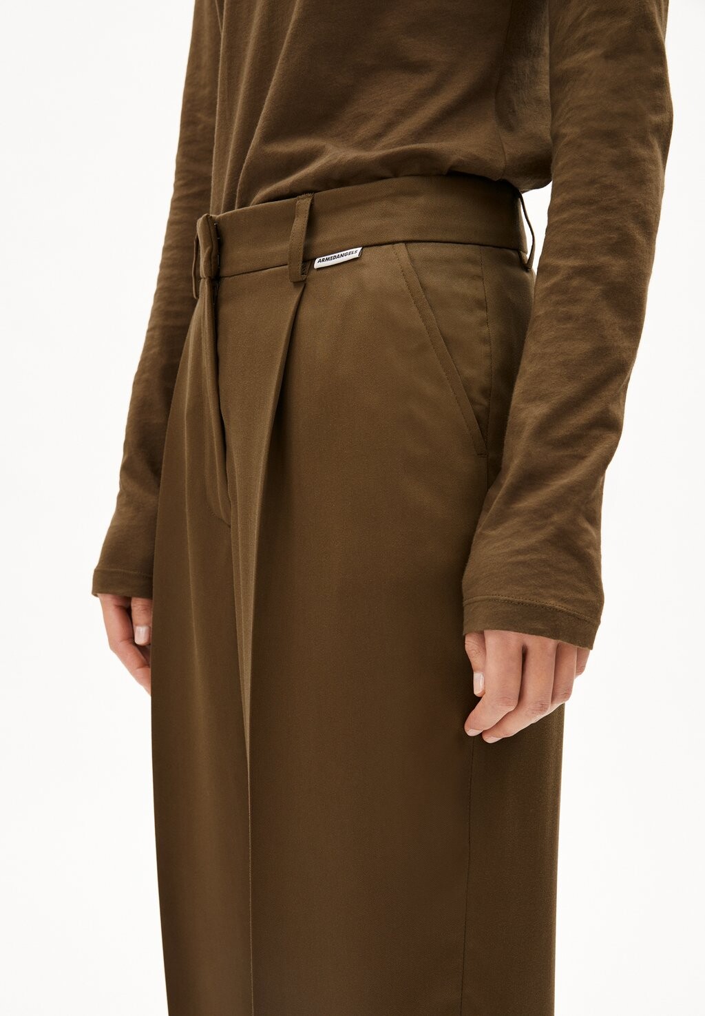 

Чиносы SANDRINAA TAPERED ARMEDANGELS, коричневый