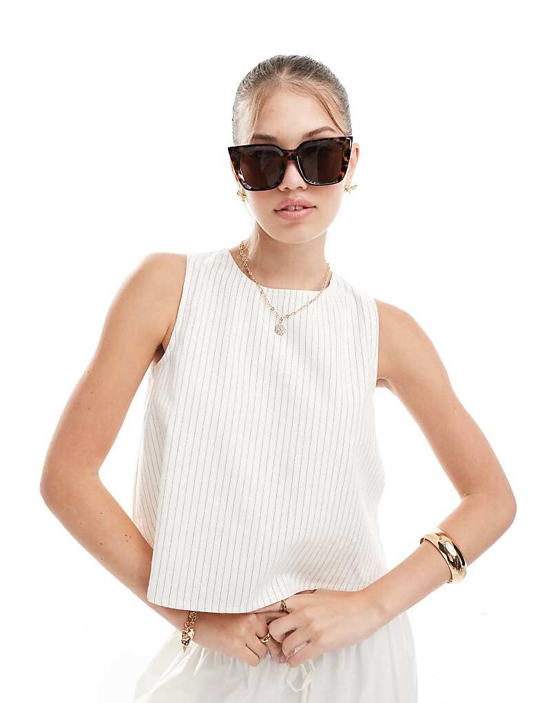 

Льняной топ с открытой спиной ASOS DESIGN