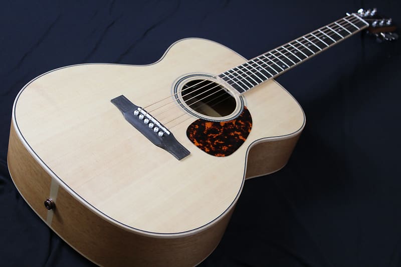 Акустическая гитара Larrivee OM-03E W/ Case & Full Warranty пюпитр dadi ms 03e