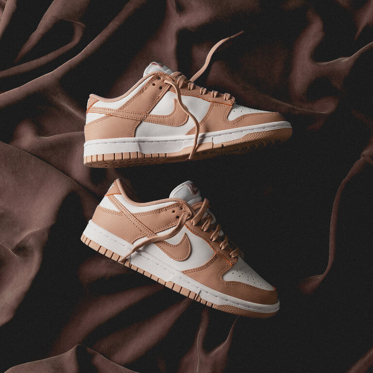 

Кроссовки Wmns Dunk Low *Rose Whisper* Nike, белый