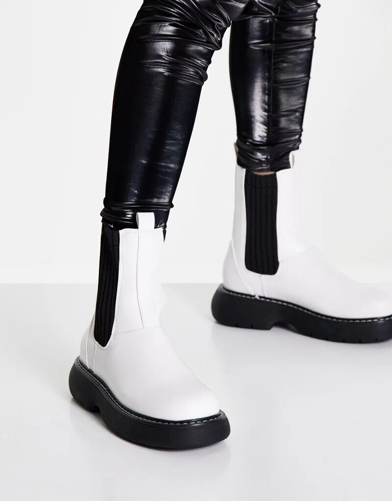 

Белые ботинки челси с трикотажными вставками Public Desire Concept