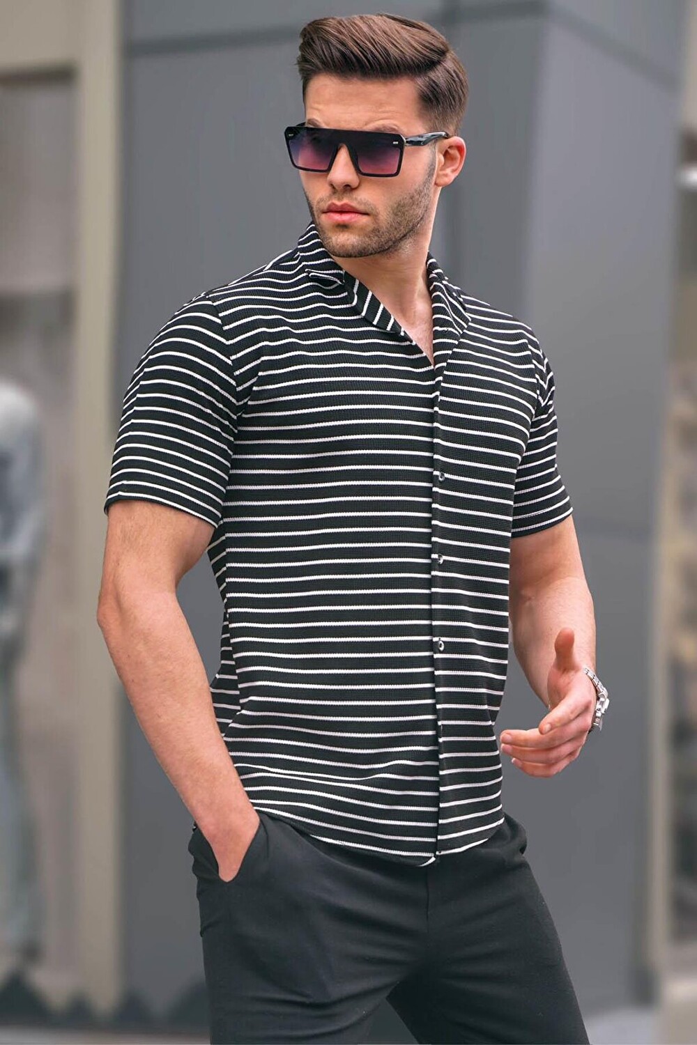 

Черная мужская рубашка в полоску с коротким рукавом Slim Fit 5591 MADMEXT