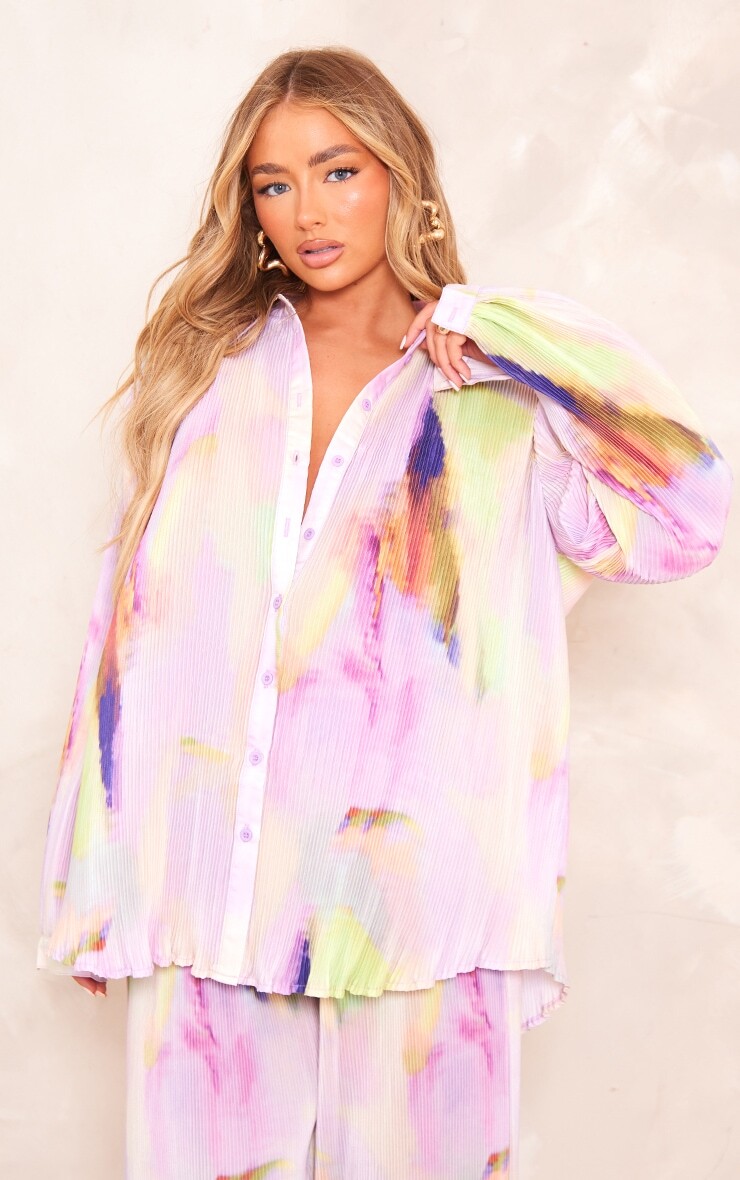 

PrettyLittleThing Рубашка оверсайз с плиссированными пуговицами и разноцветным акварельным принтом
