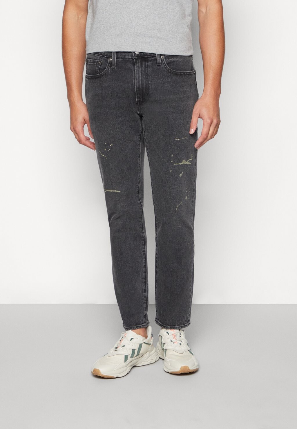 

Зауженные джинсы Levi's 502 Tapered, темно-серый