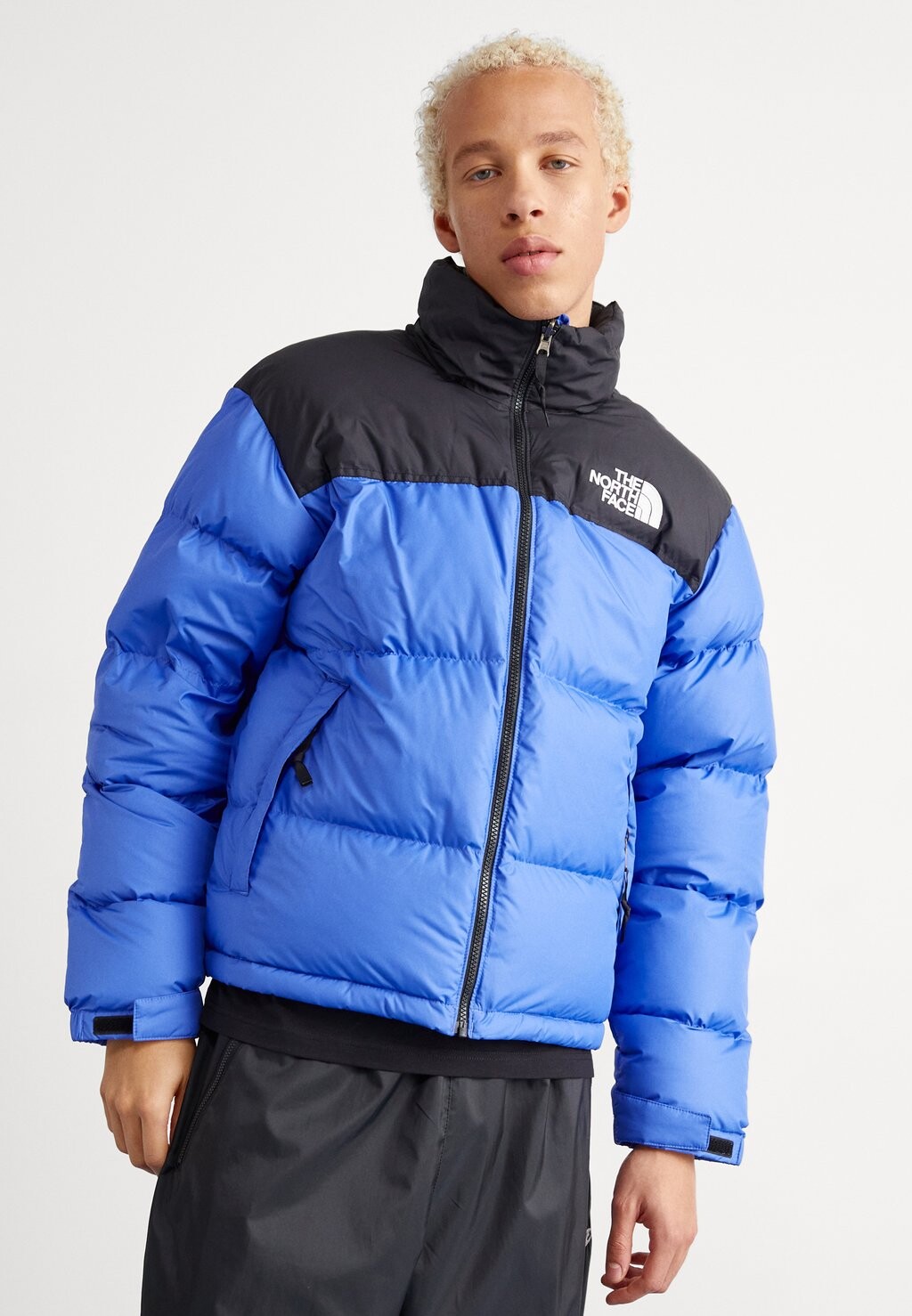 

Пуховик Retro Nuptse Jacket The North Face, цвет solar blue