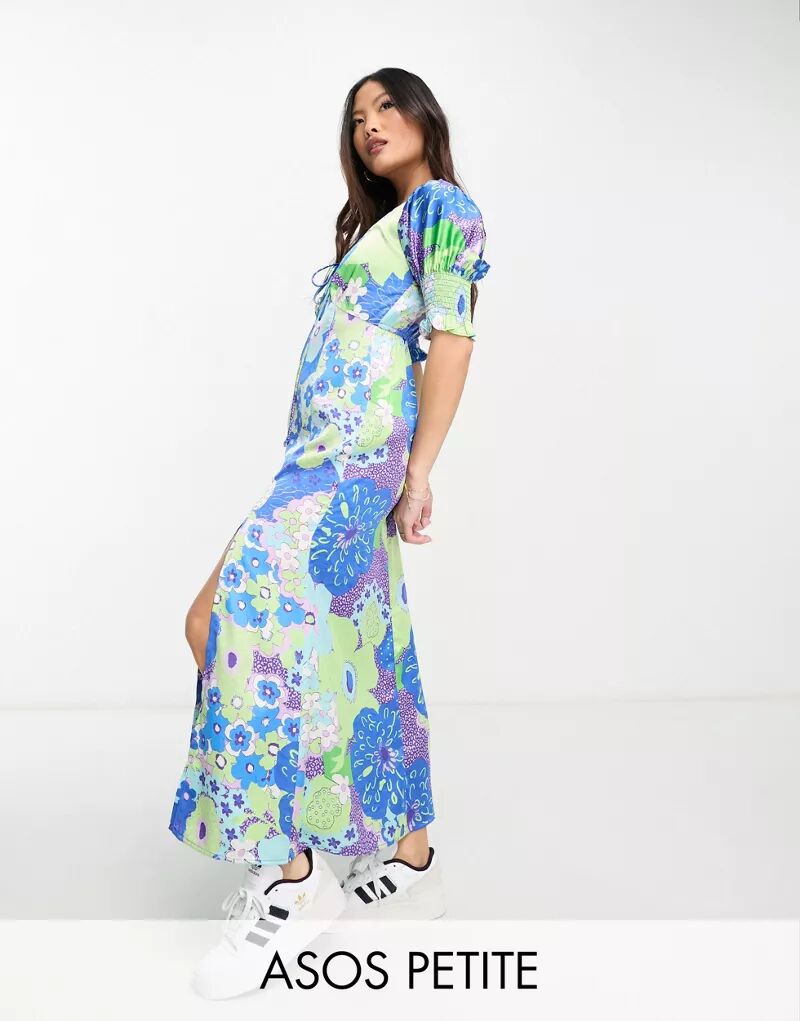 Атласное чайное платье миди ASOS DESIGN Petite с цветочным принтом, завязкой спереди и рюшами на манжетах