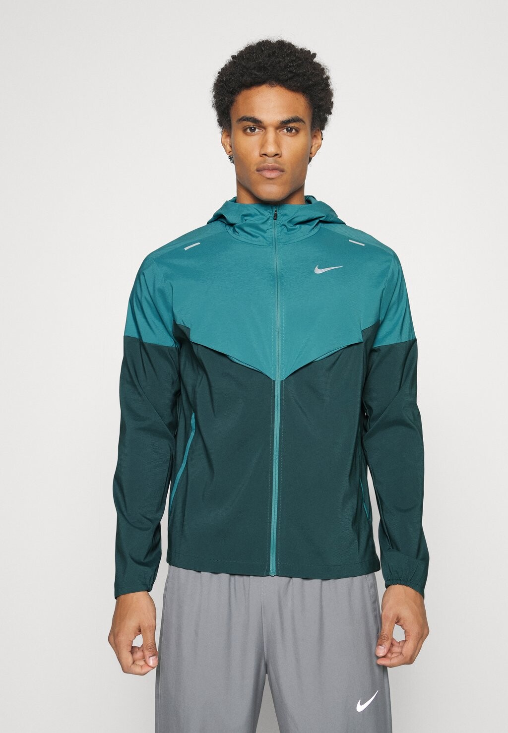 

Куртка для бега Nike