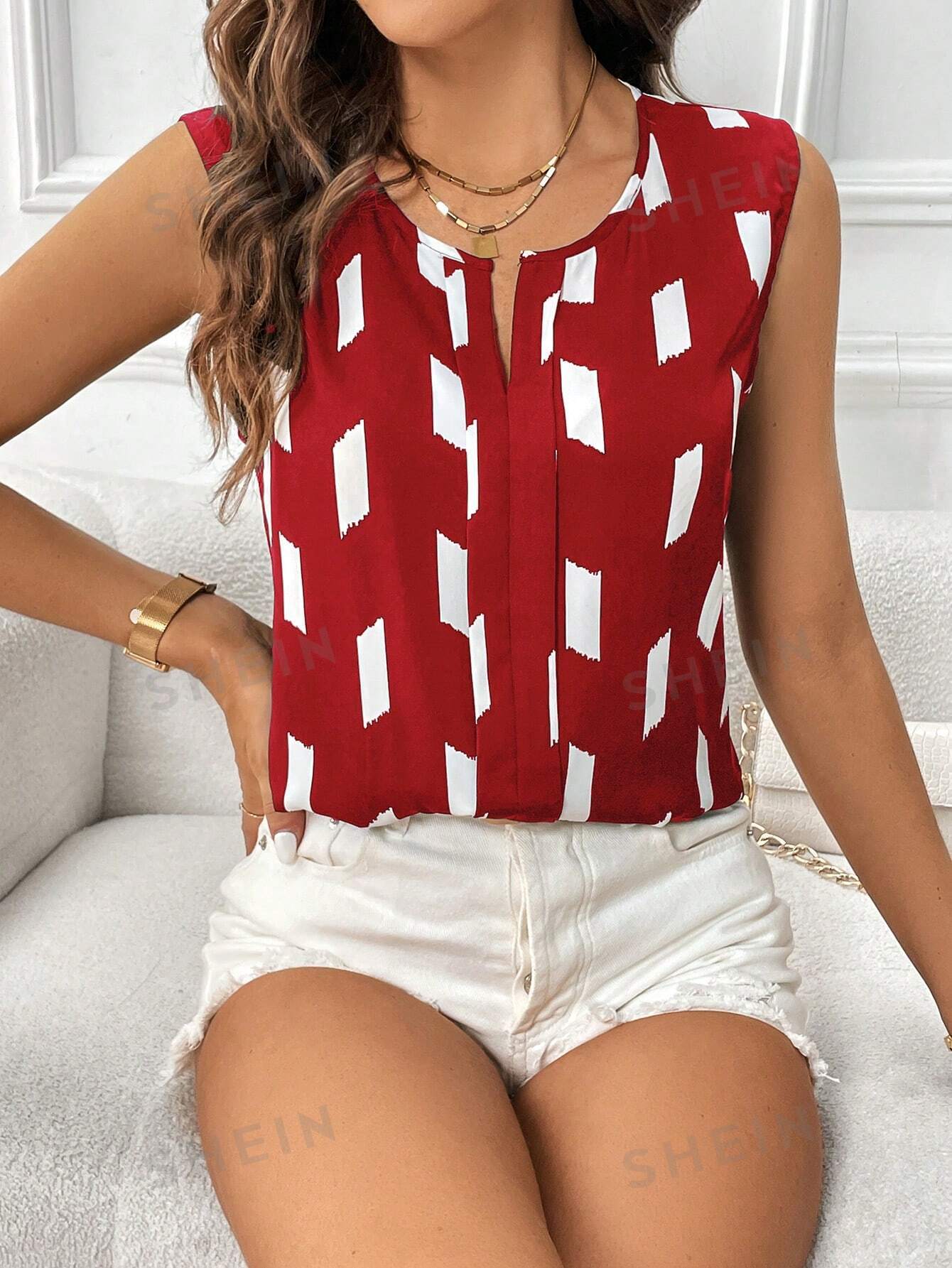 цена SHEIN Clasi Женская рубашка/блузка без рукавов с геометрическим принтом, красный и белый