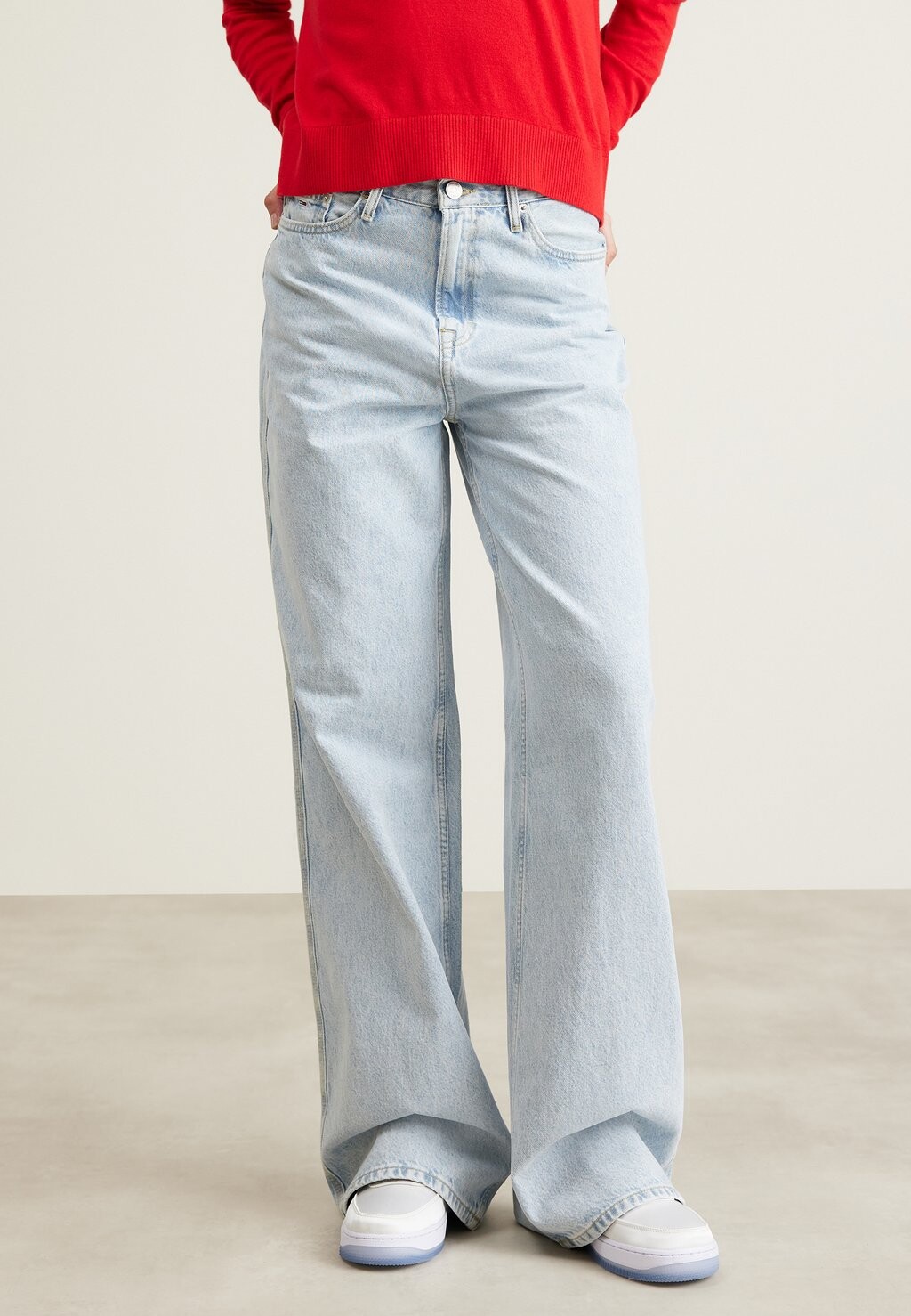 

Джинсы свободного кроя Tommy Jeans