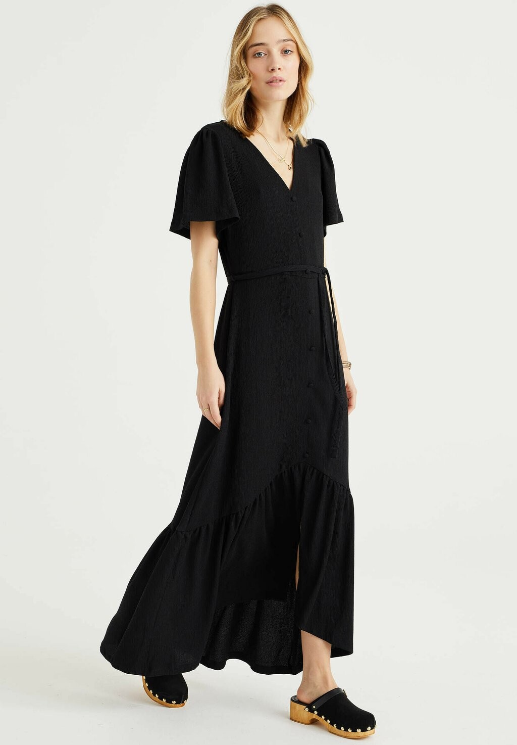 

Длинное платье WE Fashion, черный