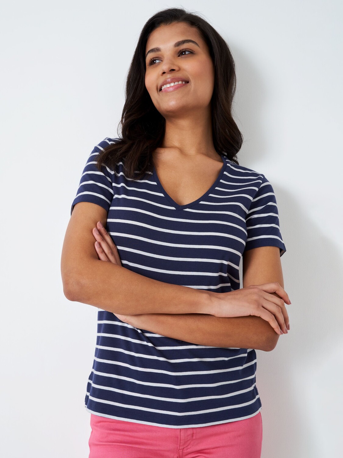 

Crew Clothing Футболка с v-образным вырезом в бретонскую полоску, темно-синий