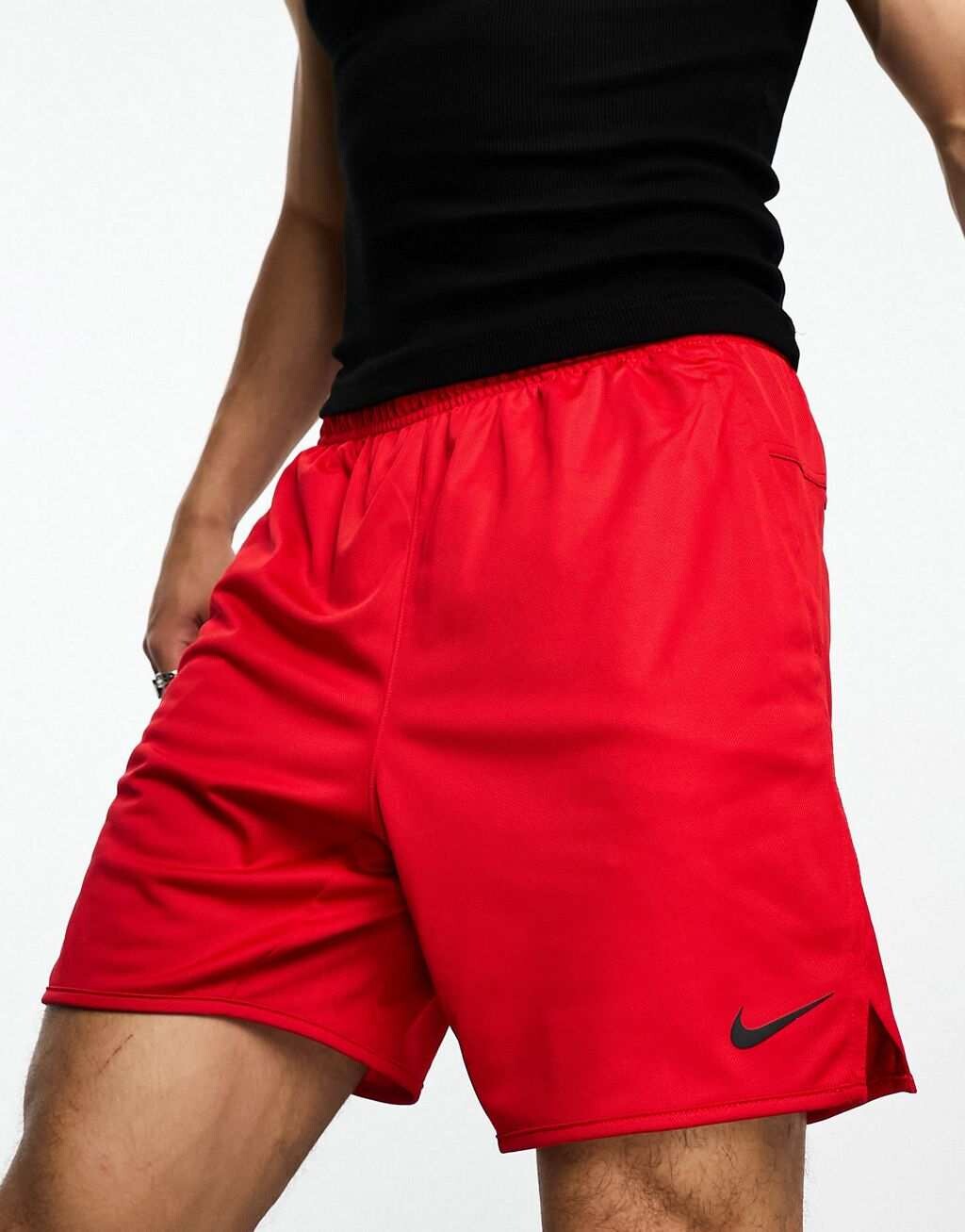 

Красные шорты Nike Training Totality Dri-Fit размером 7 дюймов