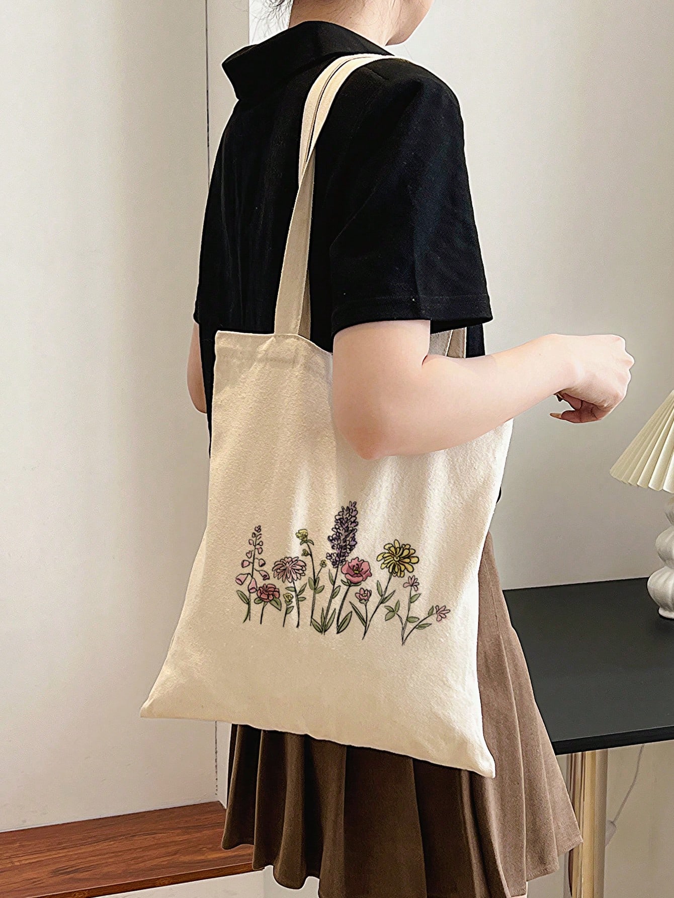 Сумка-шоппер с цветочным принтом, бежевый сумка шоппер с цветочным рисунком и двойной ручкой preppy бежевый