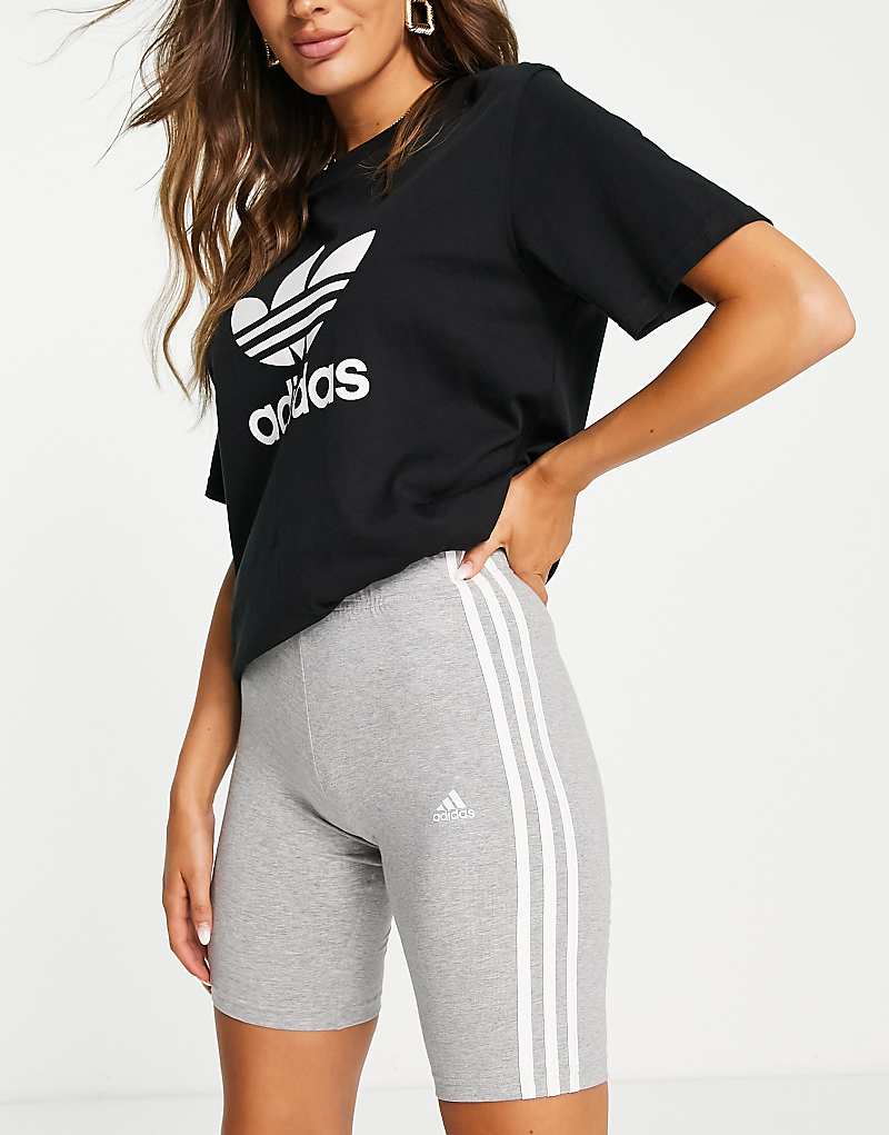 

adidas Sportswear Essential — серые короткие леггинсы с тремя полосками