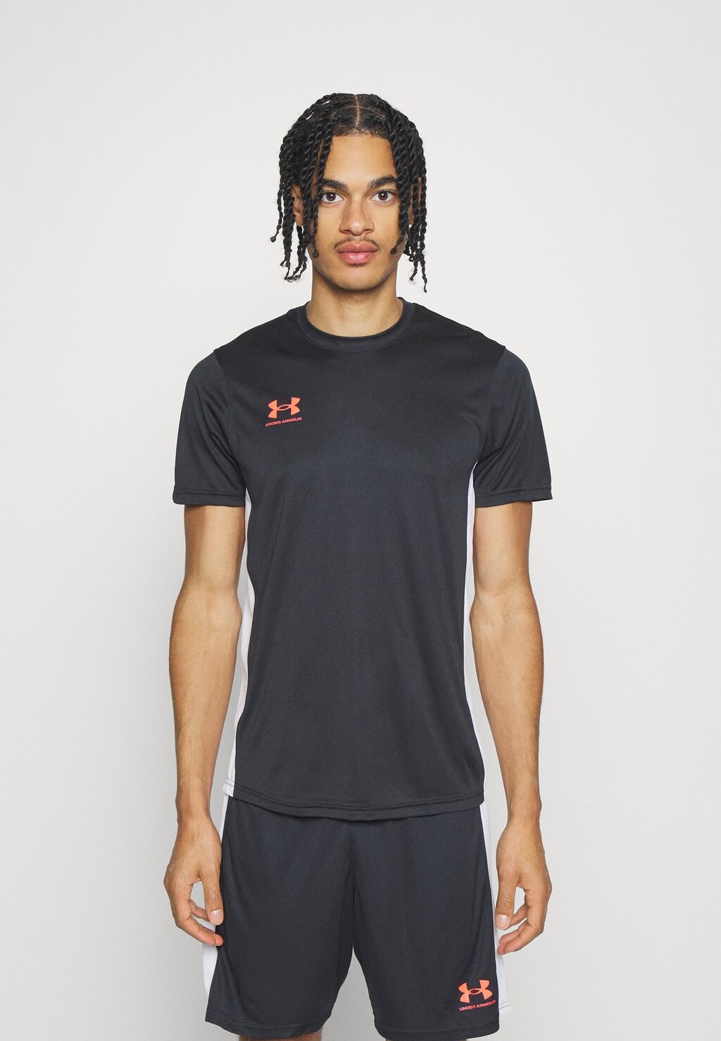 

Спортивная футболка CHALLENGER TRAIN Under Armour, черный/бета