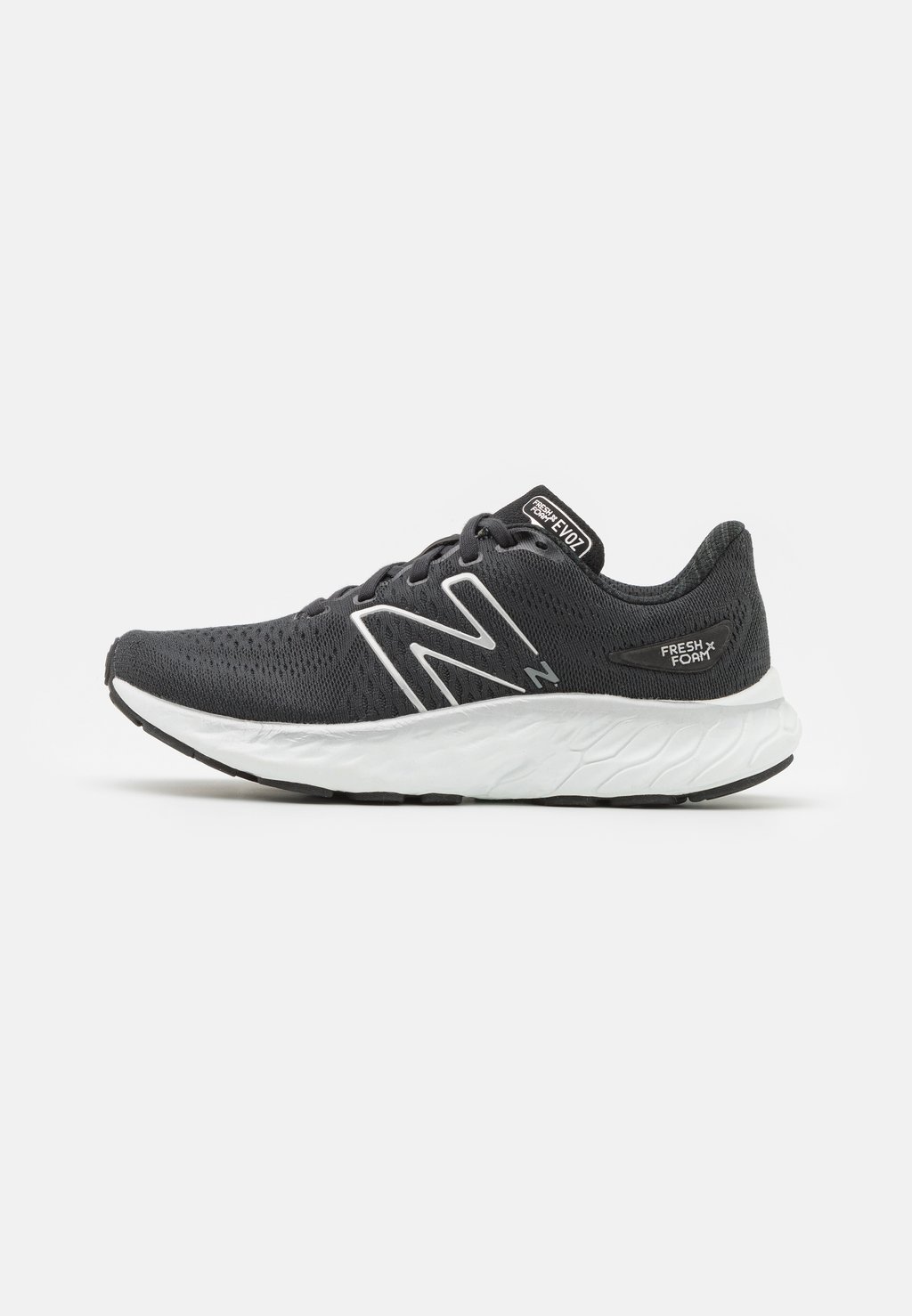 

Кроссовки New Balance, черный