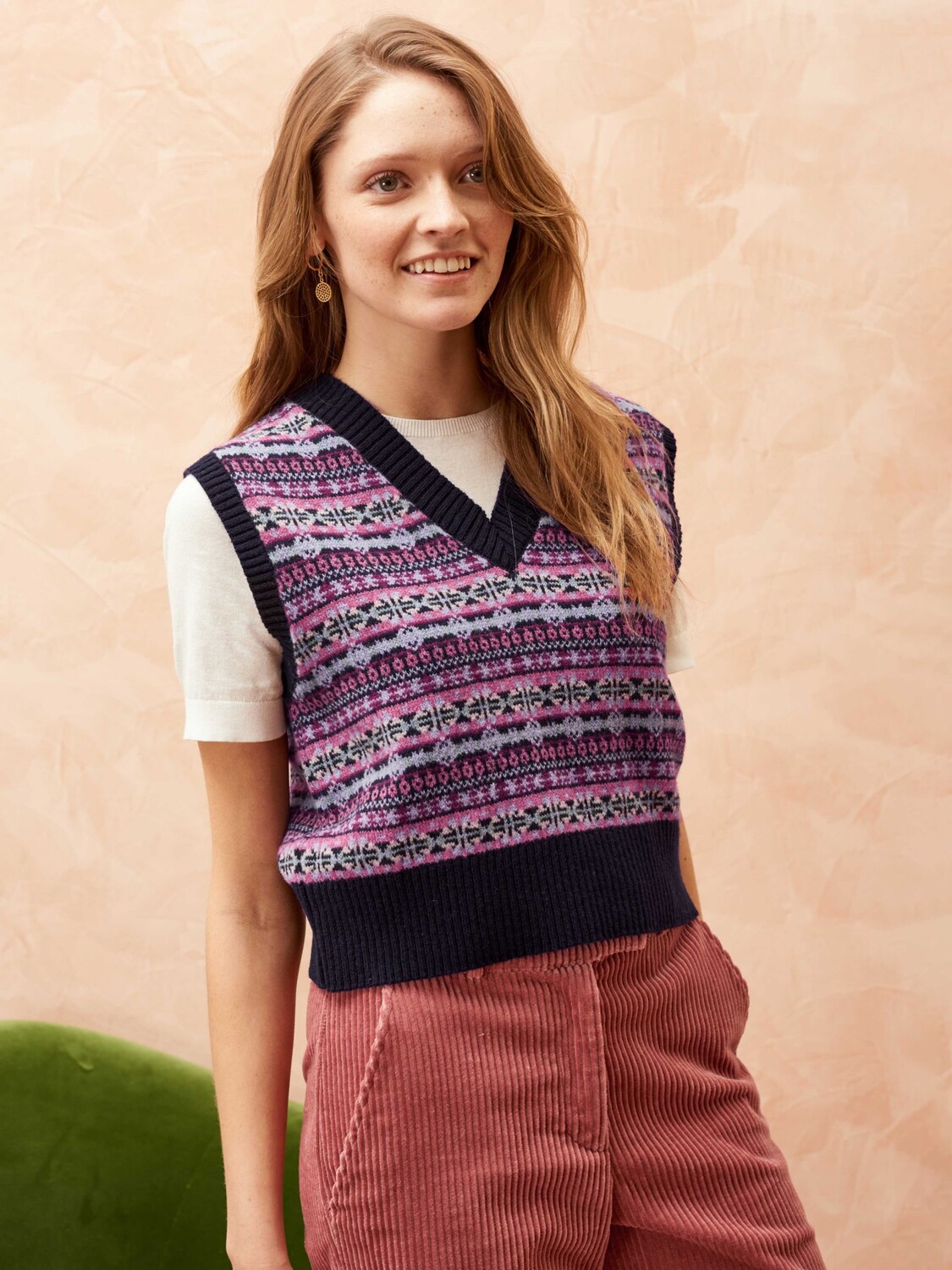 

Майка Fair Isle из шерсти мериноса Brora, темно-синий