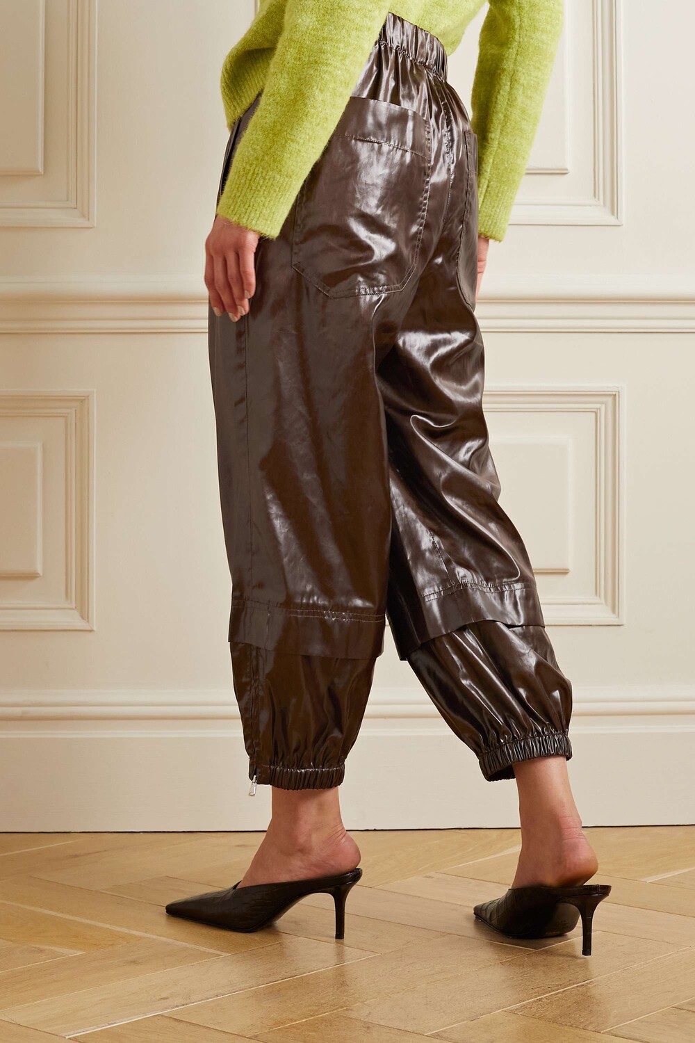 

TIBI спортивные брюки Gleam Wilt из глянцевого крепа, коричневый