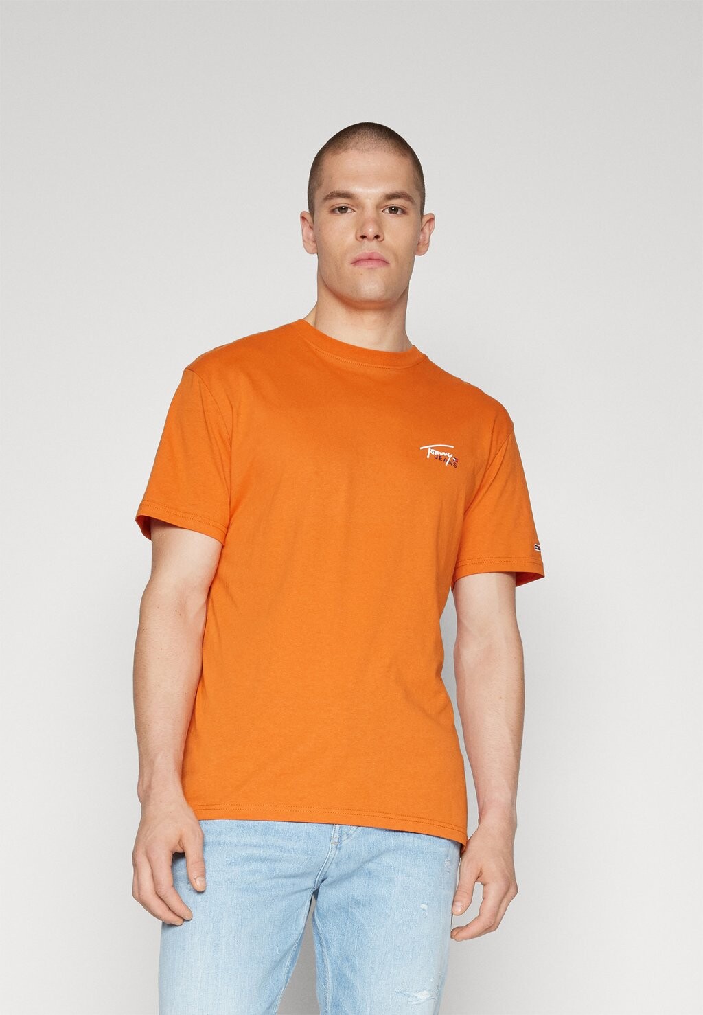 

Базовая футболка ФУТБОЛКА SMALL FLAG Tommy Jeans, оранжевый костер