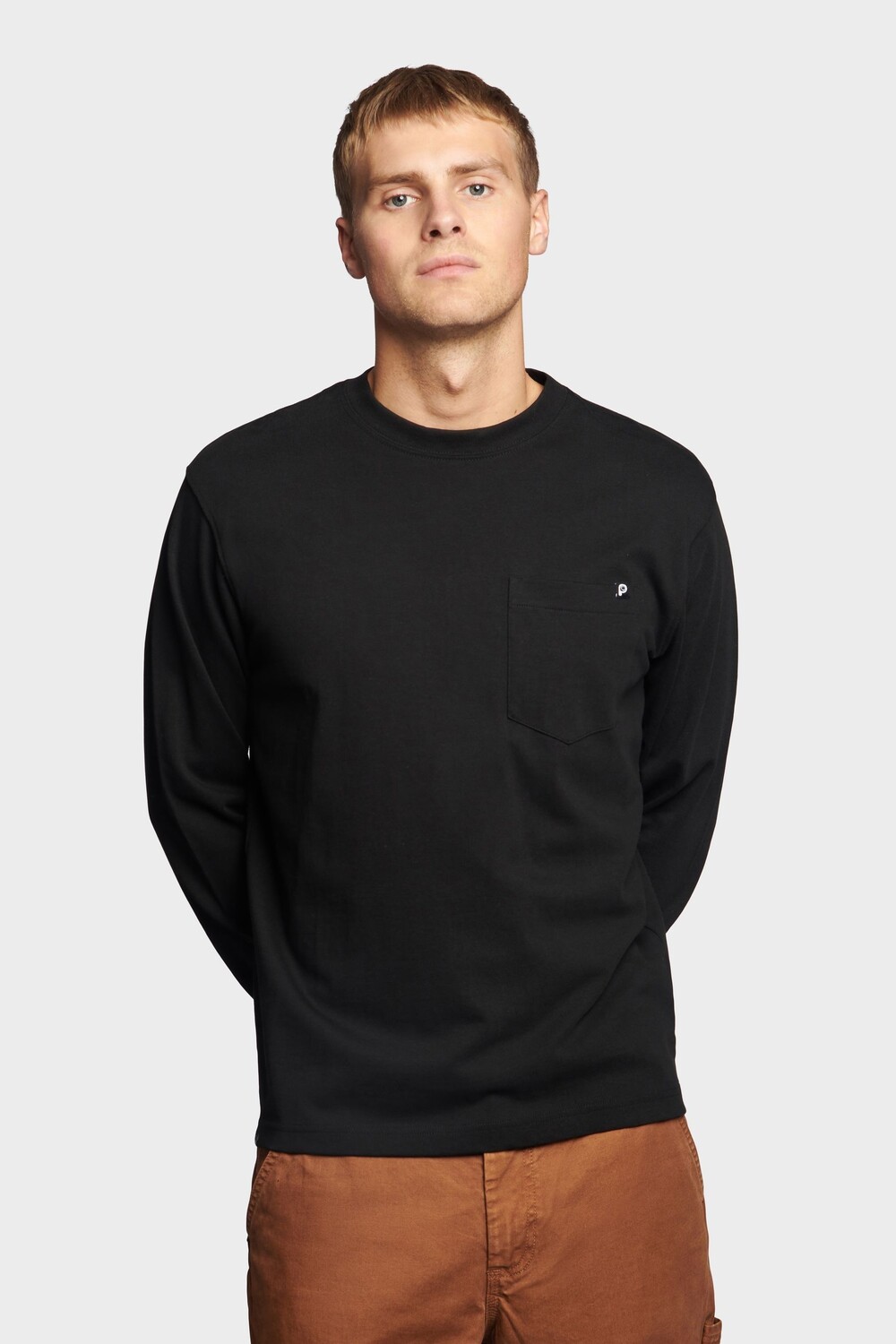 

Черная футболка с длинными рукавами и нагрудным карманом Penfield, черный