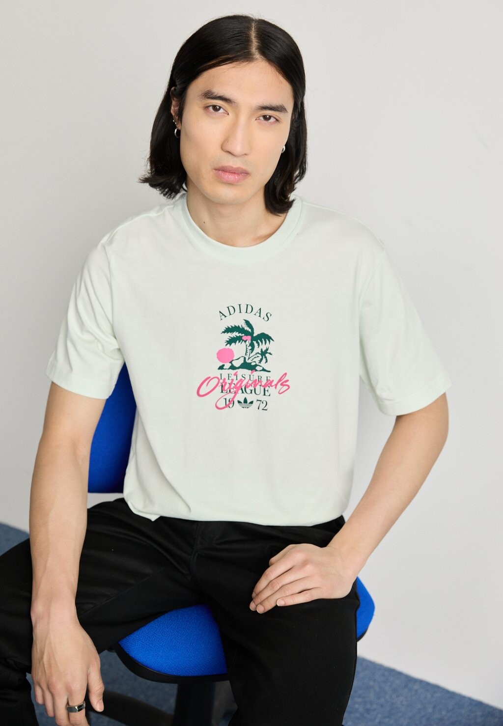 

Футболка с принтом LOGO TEE adidas, бирюзовый