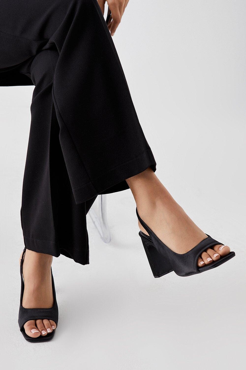 

Faith: атласные босоножки с пяткой на пятке Elle Dorothy Perkins, черный
