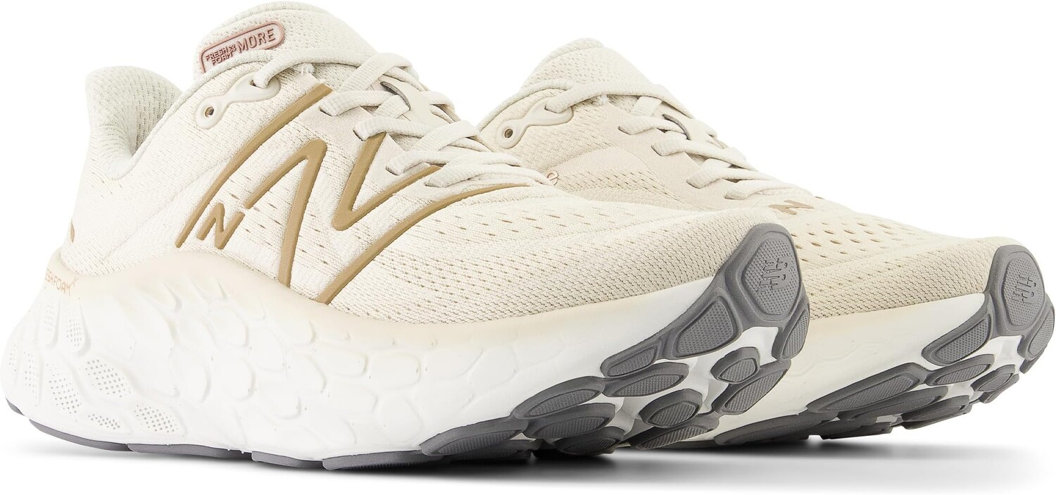 

Кроссовки Fresh Foam X More v4 New Balance, цвет Timberwolf/Gold Metallic