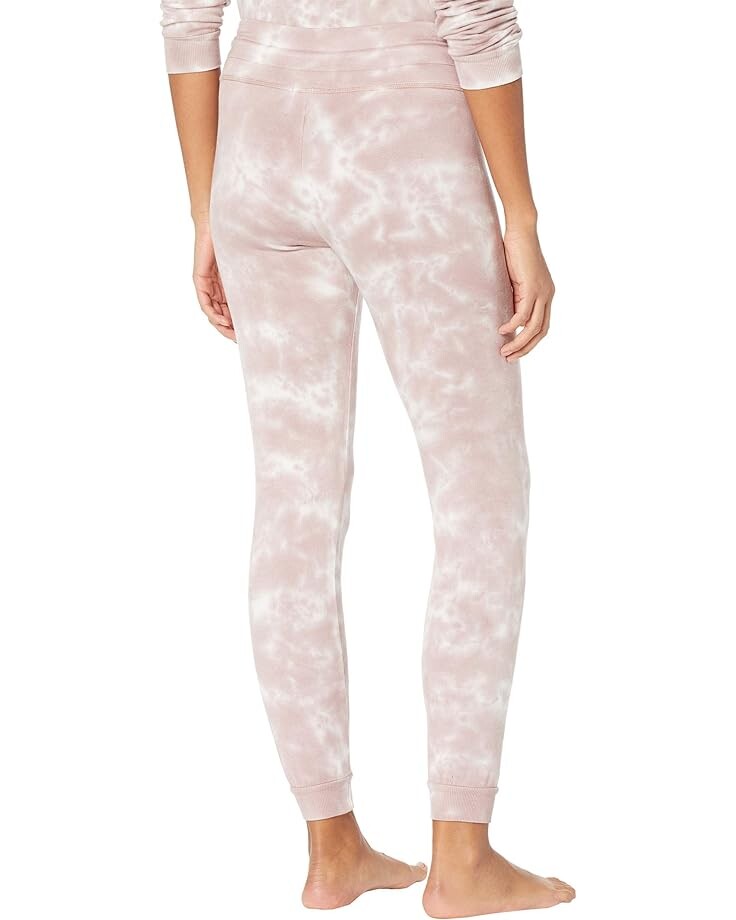 

Брюки Beyond Yoga Garment Dye Lounge Around Joggers, цвет Rose Cloud Dye